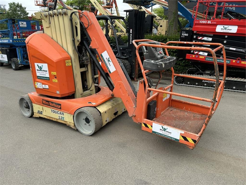 JLG Toucan 12E (1933)  - Plataforma de mastro vertical: foto 1 JLG Toucan 12E (1933)  - Plataforma de mastro vertical: foto 1