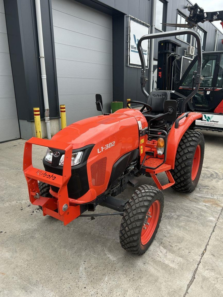 Kubota L1-382 (7325) - Trator municipal: foto 5 Kubota L1-382 (7325) - Trator municipal: foto 5
