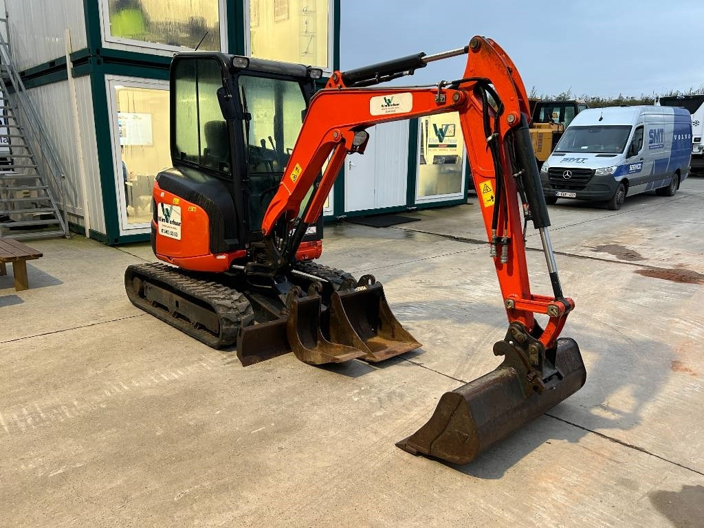 Kubota U 27-4 - Mini escavadeira: foto 3 Kubota U 27-4 - Mini escavadeira: foto 3