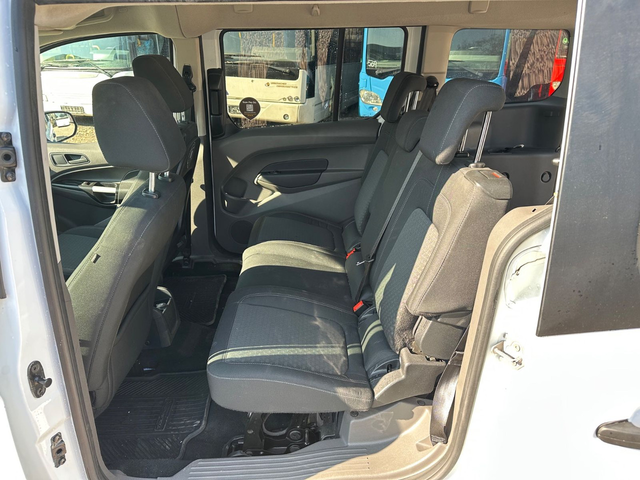 Ford Grand Tourneo 1.5 EcoBlue 74kW Auto Trend - Furgão de passageiros: foto 5 Ford Grand Tourneo 1.5 EcoBlue 74kW Auto Trend - Furgão de passageiros: foto 5