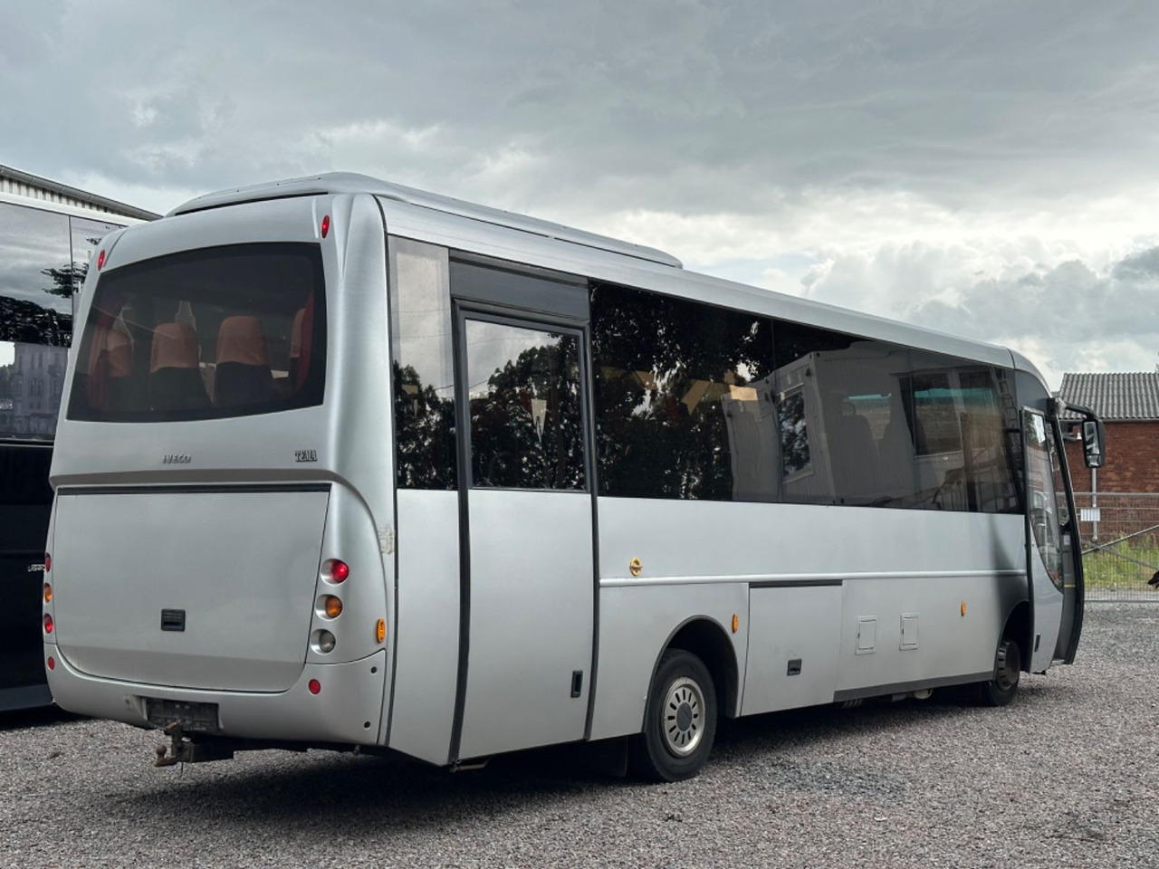 Iveco Kapena Tema 100 (32*Sitze*DE*TOP*Schalt) O510 Iveco Kapena Tema 100 , O 510, 818, Rapido - Minibus, Furgão de passageiros: foto 2 Iveco Kapena Tema 100 (32*Sitze*DE*TOP*Schalt) O510 Iveco Kapena Tema 100 , O 510, 818, Rapido - Minibus, Furgão de passageiros: foto 2