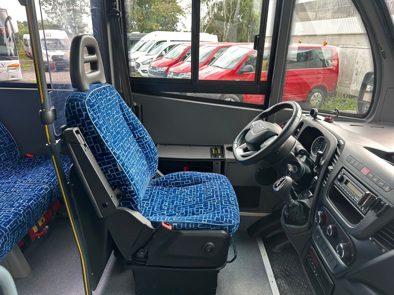Iveco Rapido 70C18 (wenig Km*7.2t*33 Sitze) Rosero - Minibus, Furgão de passageiros: foto 4 Iveco Rapido 70C18 (wenig Km*7.2t*33 Sitze) Rosero - Minibus, Furgão de passageiros: foto 4