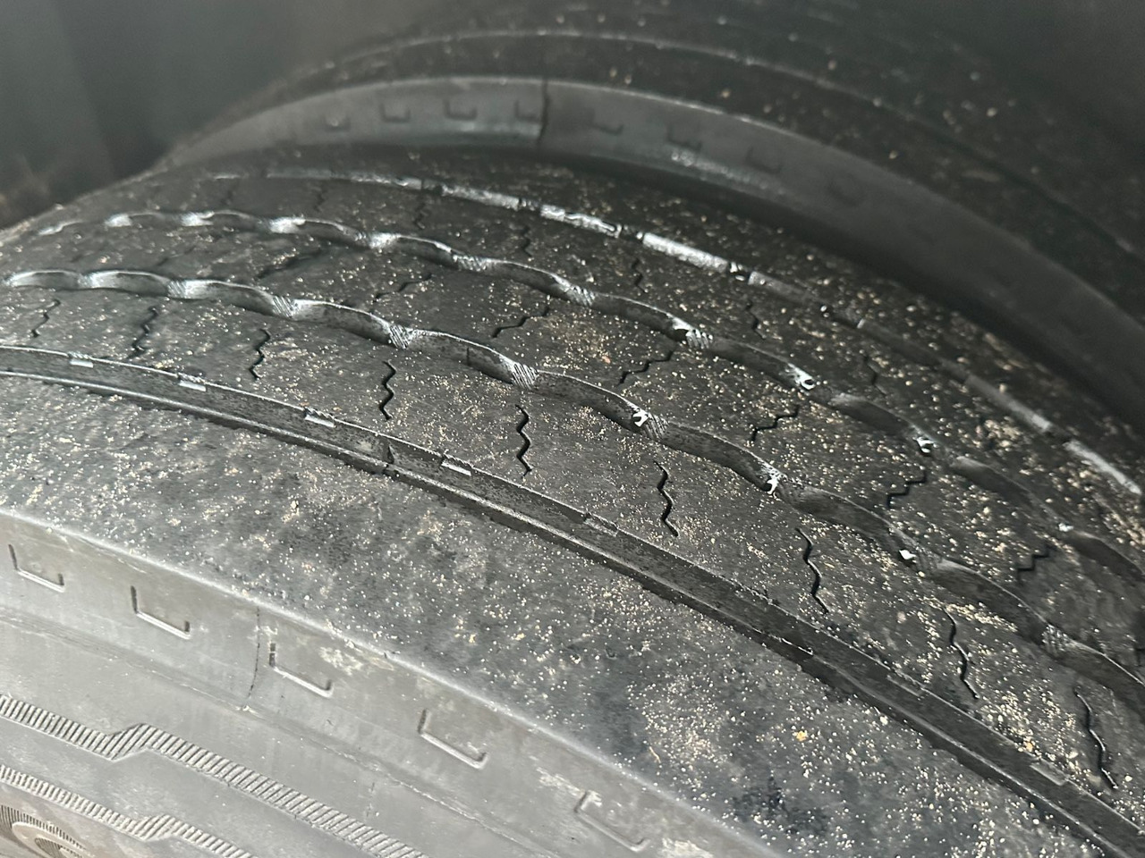 Scania Touring HD Higer 6X2 (86 tKm*59 Sitze) - Autocarro: foto 3 Scania Touring HD Higer 6X2 (86 tKm*59 Sitze) - Autocarro: foto 3