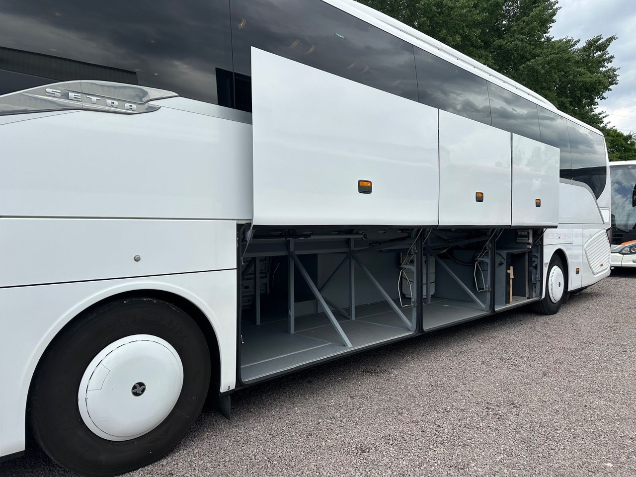 Setra S 516 HD/2A (54 Sitze*DE-Bus) - Autocarro: foto 5 Setra S 516 HD/2A (54 Sitze*DE-Bus) - Autocarro: foto 5